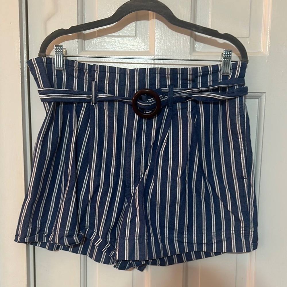 Cato blue and white striped jean shorts size 16